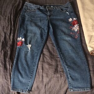 VENEZUA Embroidered Blue Jeans